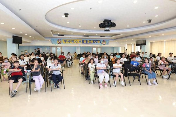 同翔网 组队学技能、争当“救心侠” 亚心医院暑假夏令营有趣又有料！